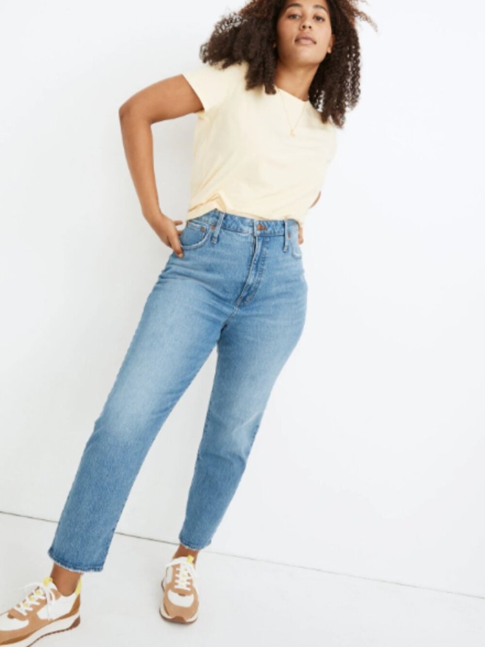 Madewell Classic High Rise Vintage Style Straight Jeans in Nearwood Medium Wash